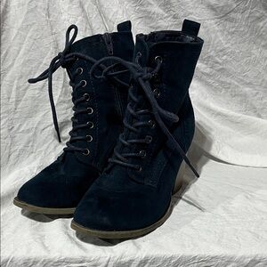 Stylish Women's Navy Lace-Up Boots